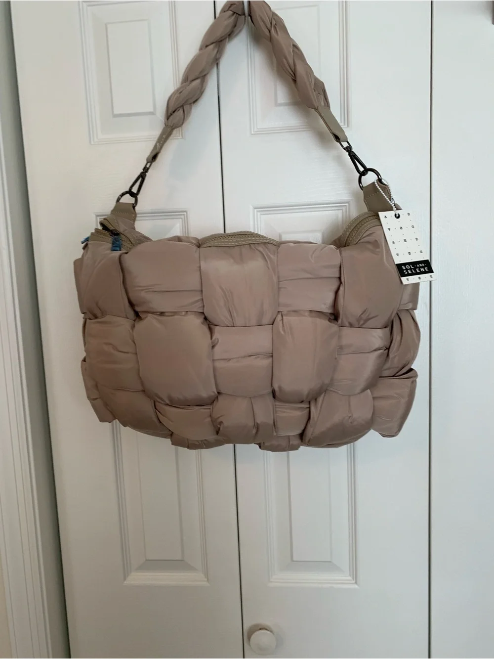 NWT- SOUL and SELENE Extra Large Women’s Quilted Puffer Bag.